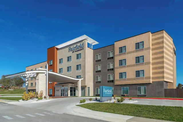 Photo 1 - Fairfield by Marriott Inn & Suites Kansas City at The Legends