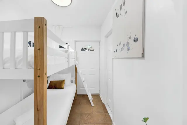 Photo 1 - Luxury 3 BR Near NYC with Easy Parking