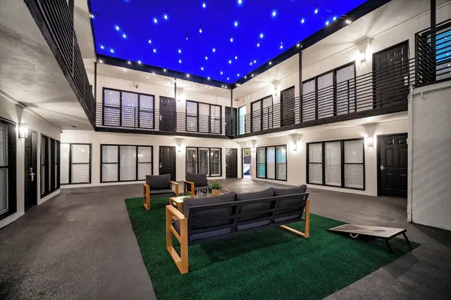 Photo 1 - LYFE INN & SUITES by AGA - Beverly Hills