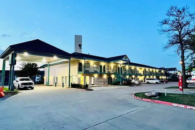 Photo 1 - Rodeway Inn Garland Harbor Point