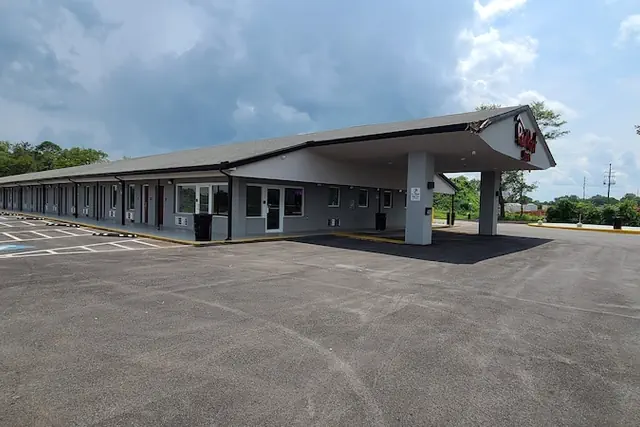 Photo 1 - Red Roof Inn Byron