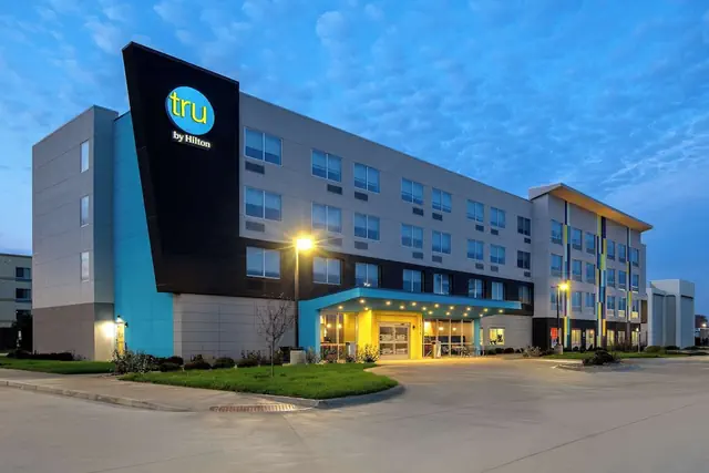 Photo 1 - Tru By Hilton Anderson