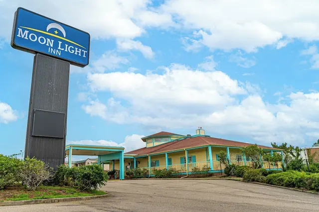 Photo 1 - Moonlight Inn Hotel O Hattiesburg, MS