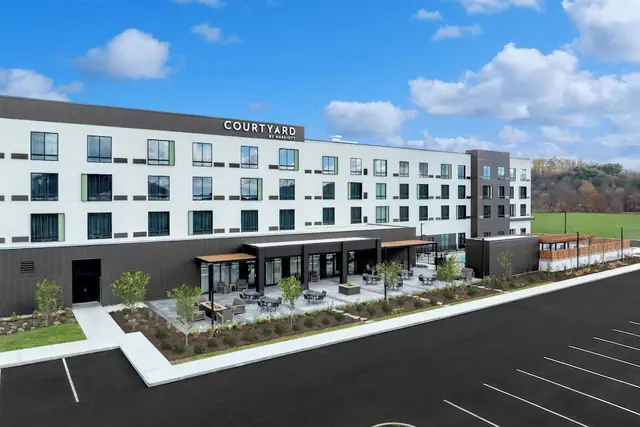 Photo 1 - Courtyard by Marriott Kodak Sevierville