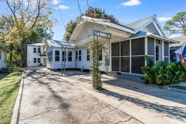 Photo 1 - Spacious 4BR Retreat in the Heart of Lafayette
