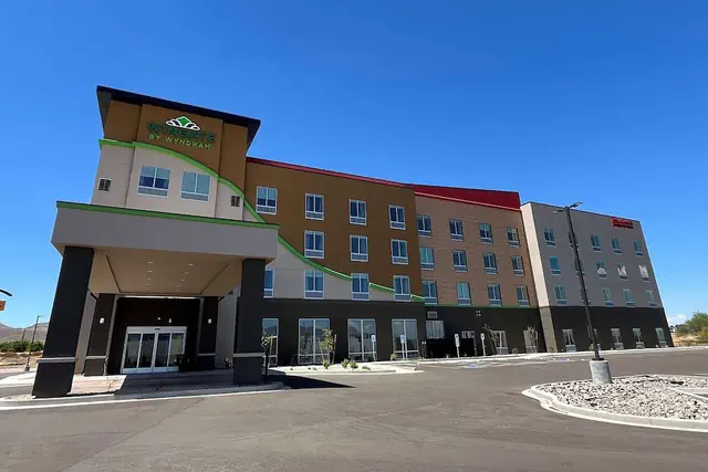 Photo 1 - Hawthorn Extended Stay By Wyndham Kingman