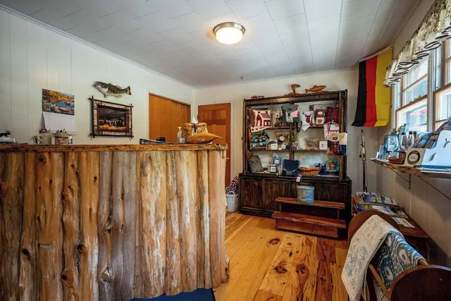 Photo 1 - Sandy Point Motel