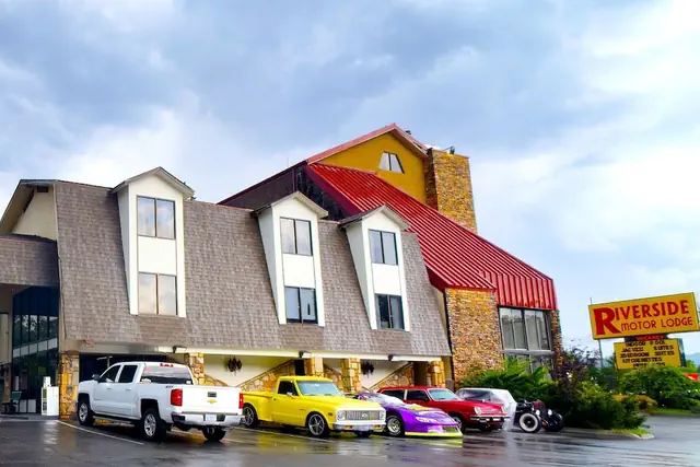 Photo 1 - Tennessee Mountain Lodge Riverside by OYO