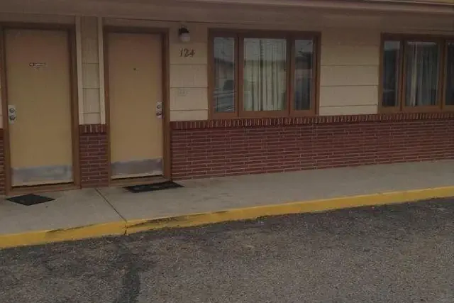 Photo 1 - Ski's Western Motel
