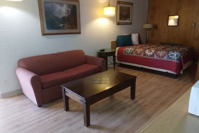 Photo 1 - Capri Motel
