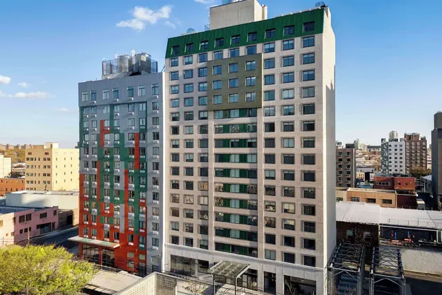 Photo 1 - DoubleTree by Hilton Long Island City, NY