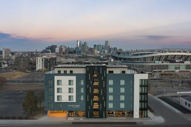 Photo 1 - Courtyard by Marriott Denver Downtown West