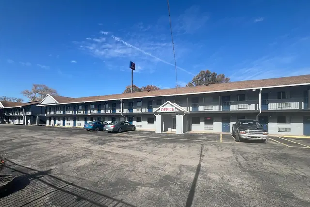 Photo 1 - Studio 6 Suites Hurricane, Wv