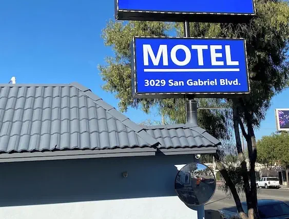 Photo 1 - Plaza inn Motel - Los Angeles area