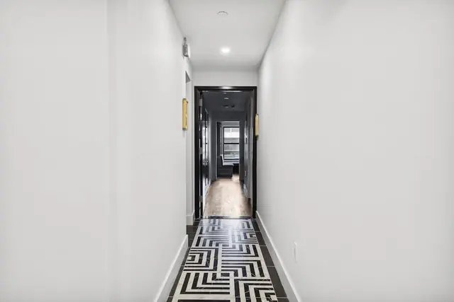 Photo 1 - Moof Hotel