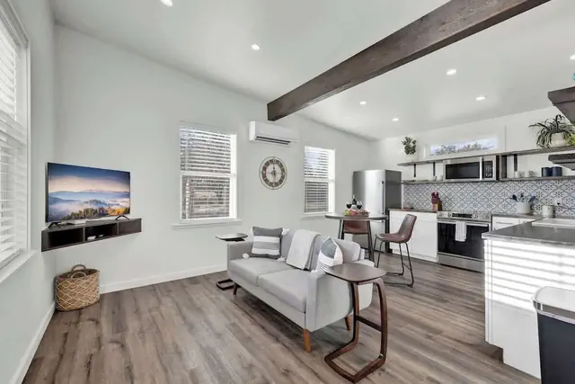 Photo 1 - Evergreen Escape W/hot-tub 5 Min to Downtown!