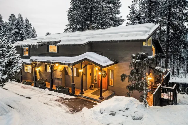 Photo 1 - All Seasons River Inn