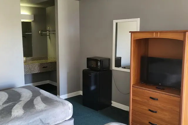 Photo 1 - 2 queen beds hotel studio 107 Hot tub