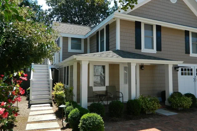 Photo 1 - Laurel Street 222b