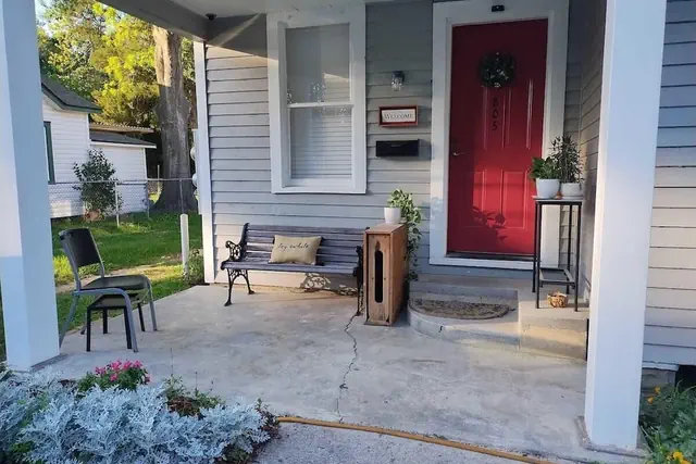 Photo 1 - Port-rico Neighborhood