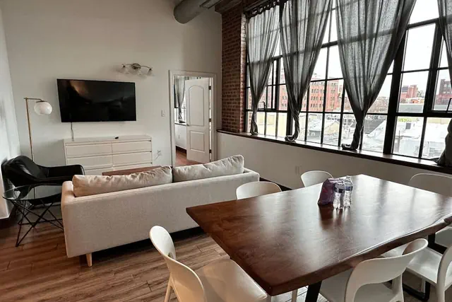 Photo 1 - Sosuite 2BR Apt w W D Gym On-site Restaurant