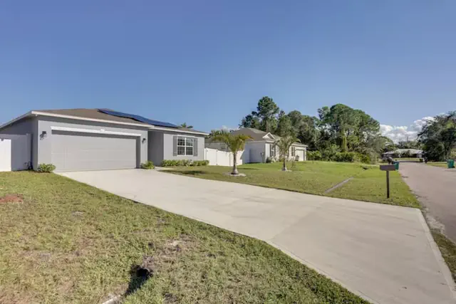 Photo 1 - Palm Breeze Lux Stay - Port St. Lucie