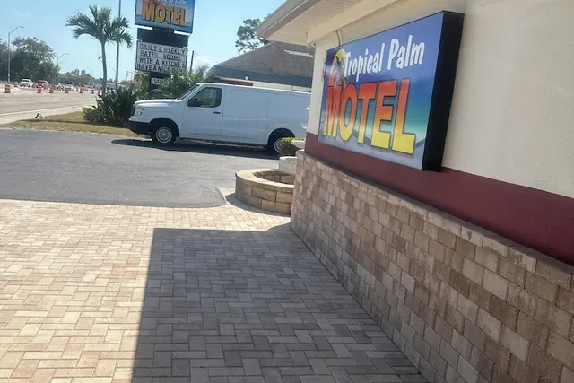 Photo 1 - Tropical Palm Motel