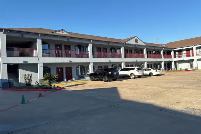 Photo 1 - Scottish inns & suites