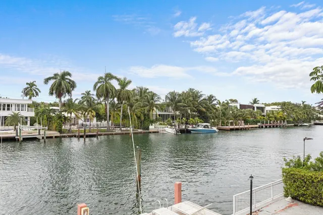 Photo 1 - Bay Harbor Sunset Apt 2C
