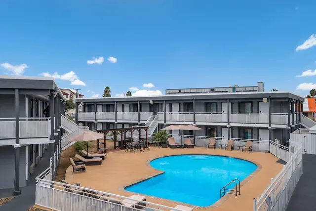 Photo 1 - Spanish Trails Inn