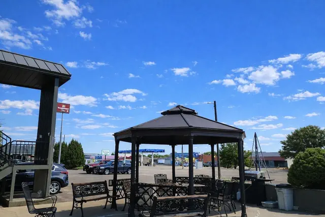 Photo 1 - Sundowner Inn Forsyth I 94