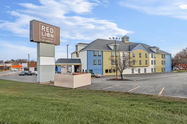 Photo 1 - Red Lion Inn & Suites Blue Springs