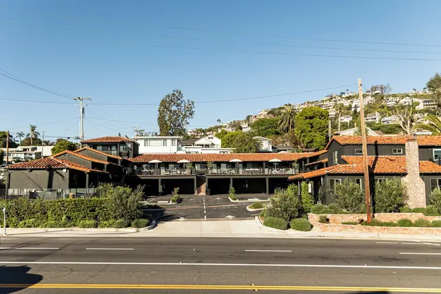 Photo 1 - Woods Cove Inn