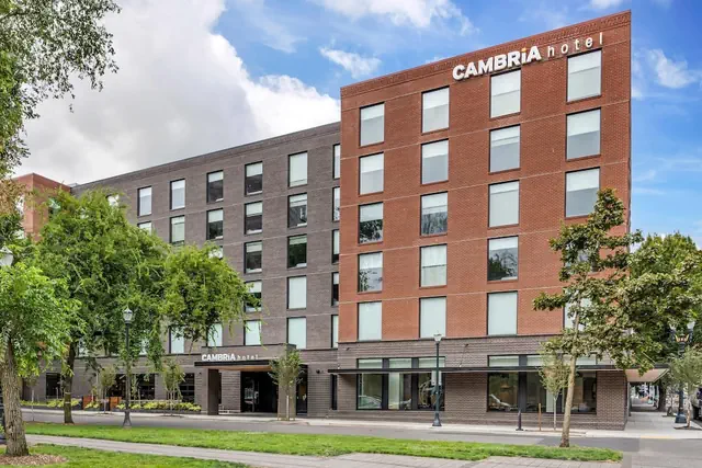 Photo 1 - Cambria Hotel Portland - Pearl District
