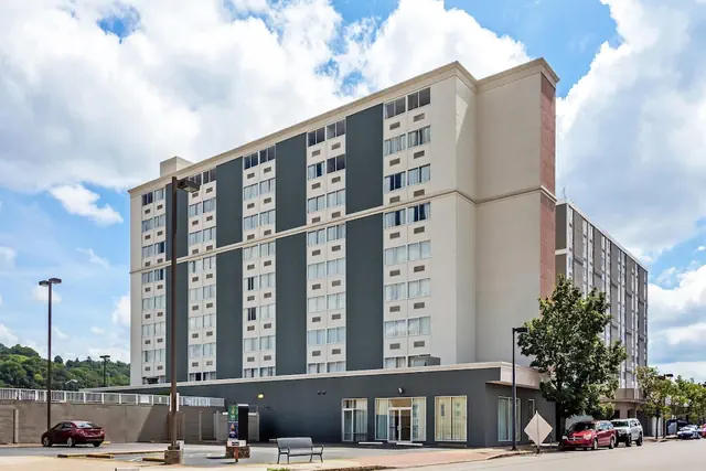 Photo 1 - Suburban Studios Charleston - Civic Center