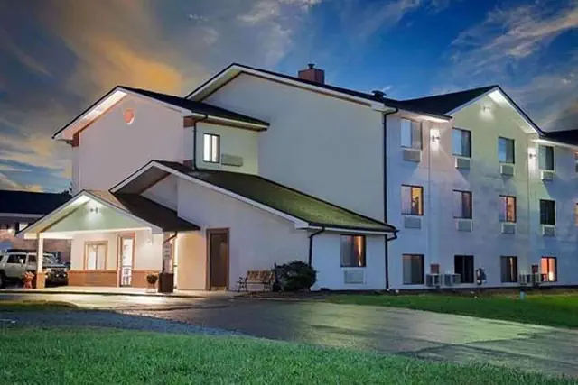 Photo 1 - Hillside Inn & Suite