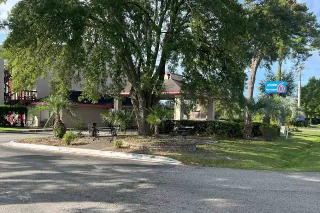 Photo 1 - Studio 6 Extended Stay - Summerville, SC - Charleston