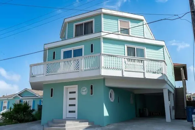 Photo 1 - Blizzard's Lighthouse 4 Bedroom Home