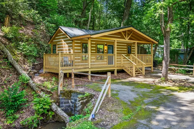Photo 1 - Gburg Pet-friendly Studio Cabin 5 Firepit Games