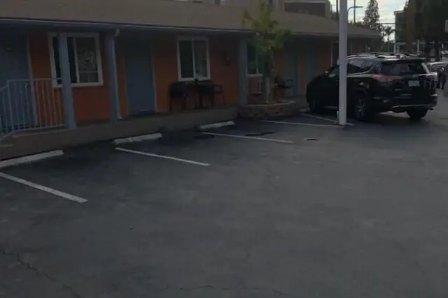Photo 1 - Sunlight Motel