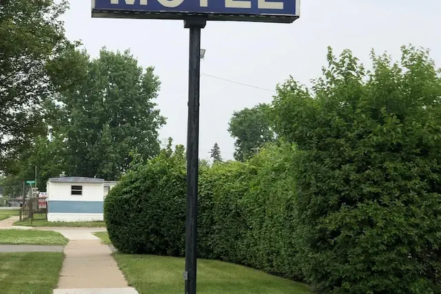 Photo 1 - Moonlight Motel