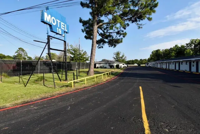 Photo 1 - Motel 19 By Capital O Baytown I-10