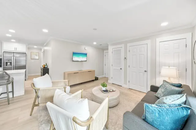 Photo 1 - Beachside Villas 811