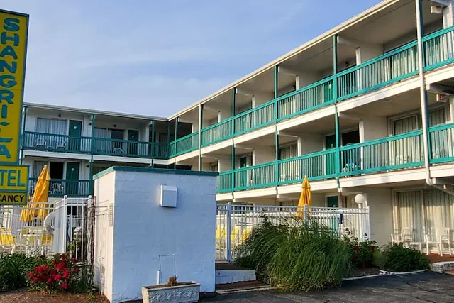 Photo 1 - The Shangri La Motel