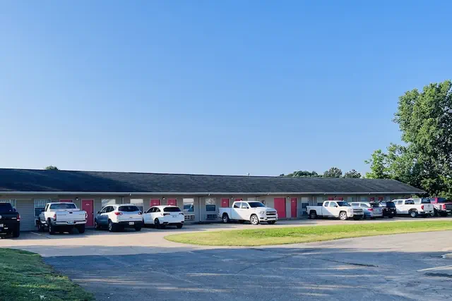Photo 1 - Suite 16 Motel