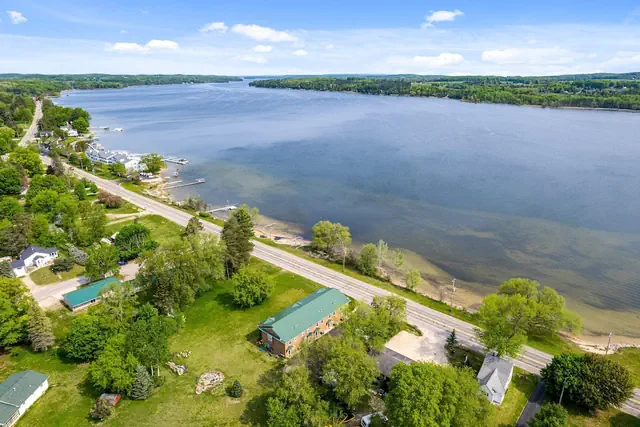 Photo 1 - South Arm Retreats