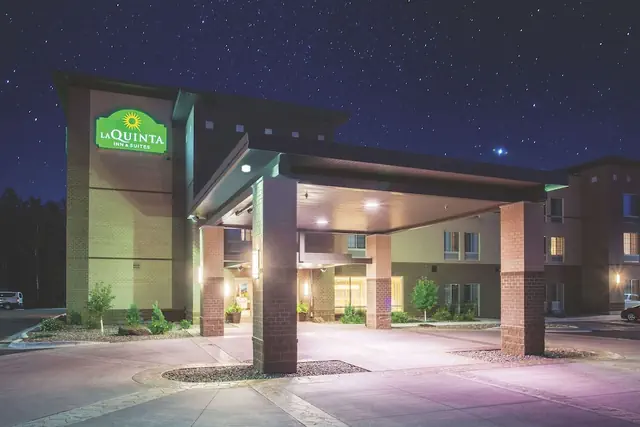 Photo 1 - La Quinta Inn & Suites by Wyndham Duluth