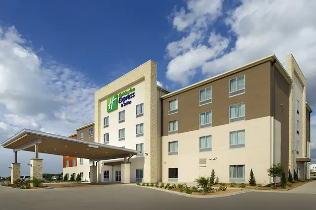 Photo 1 - Holiday Inn Express & Suites Bay City by IHG