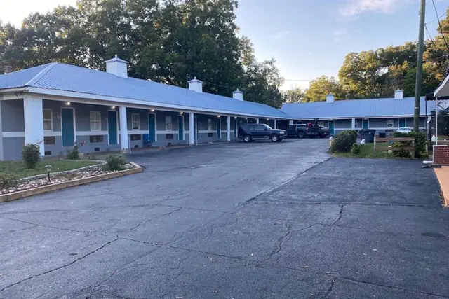 Photo 1 - Budget Inn Express