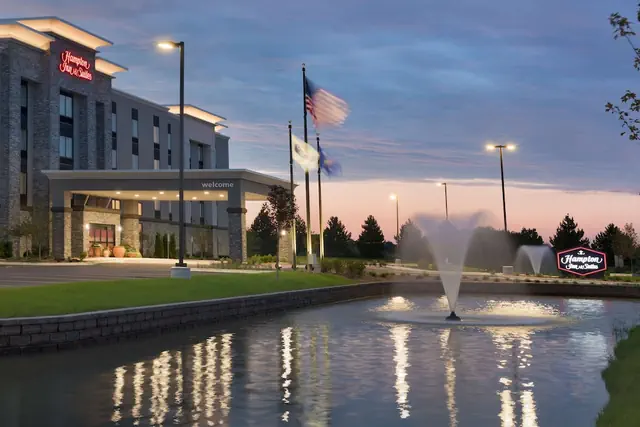 Photo 1 - Hampton Inn & Suites Kenosha Pleasant Prairie